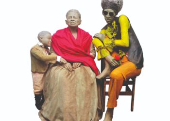 Sesi Itapetininga recebe exposição MySelfie com 23 esculturas de personagens de épocas distintas