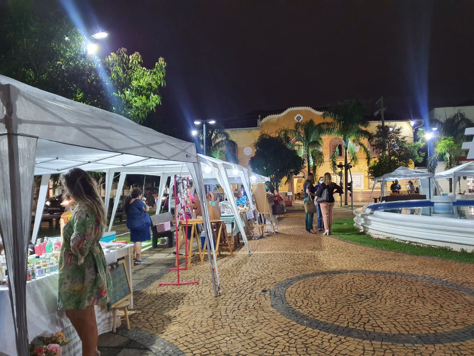 Feira da Lua no Largo dos Amores comemora 4 anos em Itapetininga