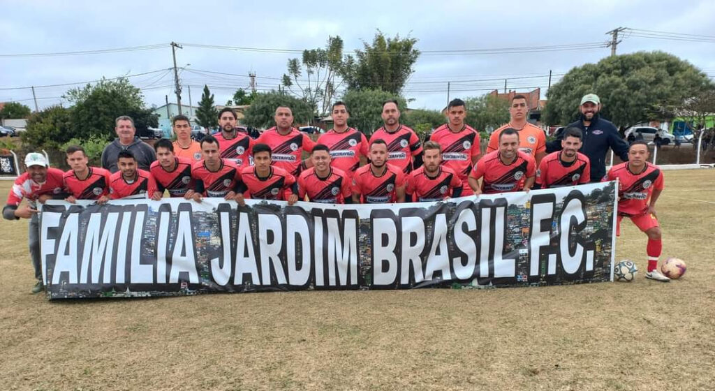 A equipe do Jardim Paulista conquistou o título da primeira divisão do Campeonato Municipal de Futebol. (Divulgação/ Prefeitura de Itapetininga)