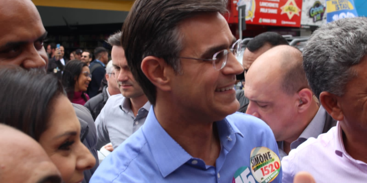 Rodrigo Garcia visita Itapetininga e faz caminhada na Campos Sales