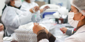 Cidade aplica a 4ª dose da vacina contra Covid-19 em pessoas com mais de 30 anos