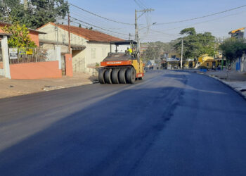 Obras de pavimentação continuam nesta segunda-feira 