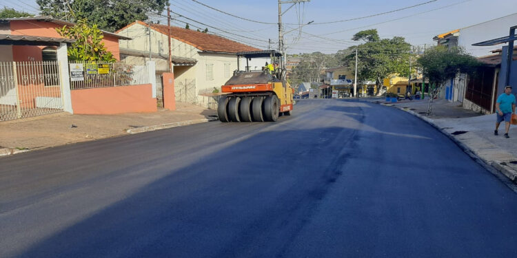 Obras de pavimentação continuam nesta segunda-feira