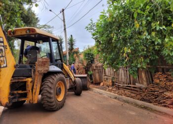 Mutirão contra a dengue retira 97 toneladas de resíduos no Distrito do Tupy, em Itapetininga