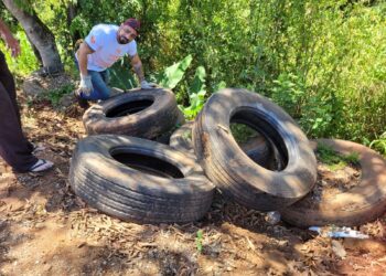 Mutirão contra a dengue remove 96 toneladas de resíduos no Distrito do Rechã