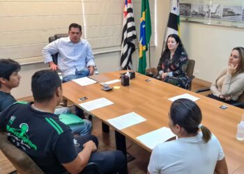 Festival Kamikaze de Mountain Bike é apresentado ao prefeito de Itapetininga, Jeferson Brun