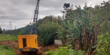 Serviços de desassoreamento e limpeza são realizados na região do bairro Central 4L
