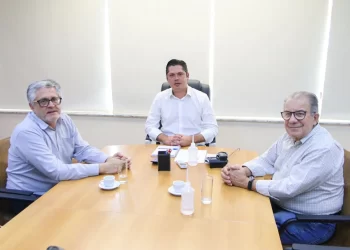 Empresários discutem programa Vizinhança Solidária com o prefeito Jeferson Brun