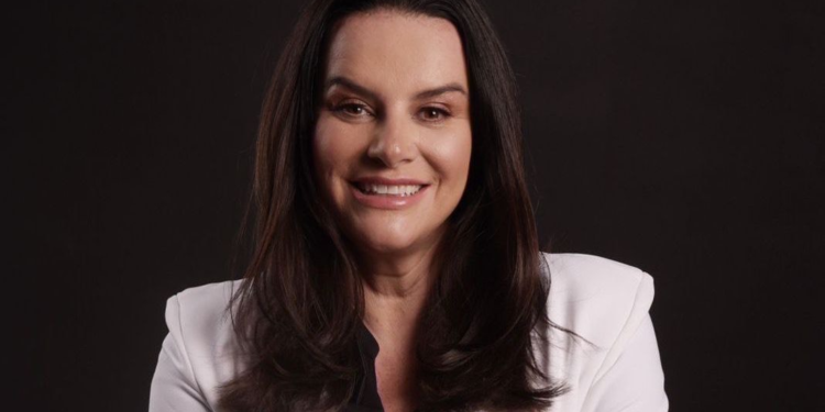 Cirurgiã dentista Sandra Bandeira ministrará palestra em congresso nos EUA