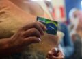 O Auxílio Brasil é coordenado pelo Ministério da Cidadania, responsável por gerenciar os benefícios do programa e o envio de recursos para pagamento. (Júlio Dutra/Ministério da Cidadania).