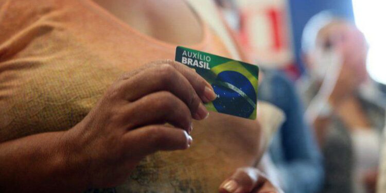 O Auxílio Brasil é coordenado pelo Ministério da Cidadania, responsável por gerenciar os benefícios do programa e o envio de recursos para pagamento. (Júlio Dutra/Ministério da Cidadania).