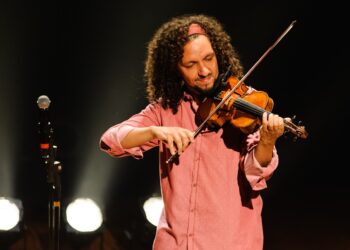 SESI ITAPETININGA ENCERRA O ANO COM RICARDO HERZ E ENSEMBLE SP