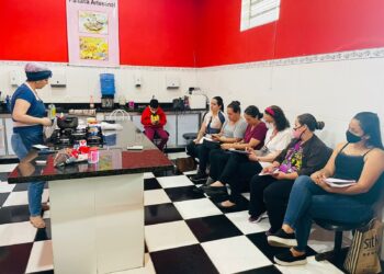 Aulas dos cursos de Doces Artesanais e Brigadeiro Gourmet são realizadas no Fundo Social de Itapetininga