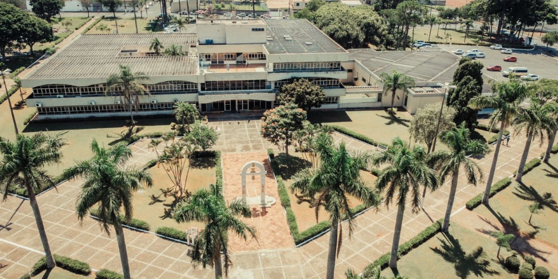 O Paço Municipal de Itapetininga fica no Jardim Marabá. (William Furtado)