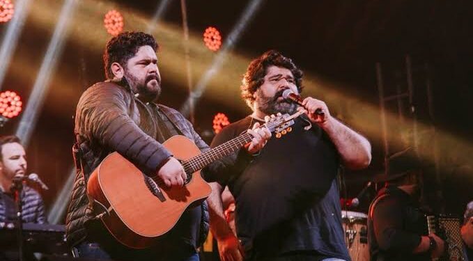 A dupla César Menotti & Fabiano é uma das atrações da Festa da Uva de São Miguel Arcanjo. (Divulgação)