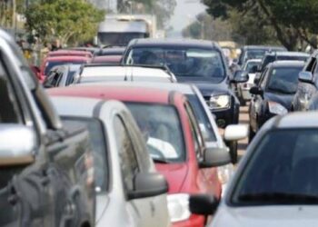 O valor do IPVA é calculado com base no valor do veículo e sua quitação é um requisito para o licenciamento.(Agência Brasil).