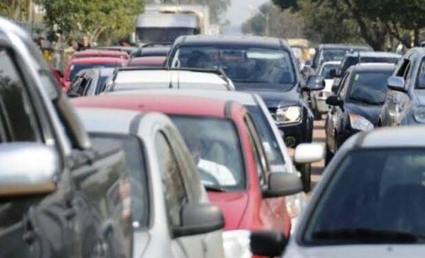 O valor do IPVA é calculado com base no valor do veículo e sua quitação é um requisito para o licenciamento.(Agência Brasil).