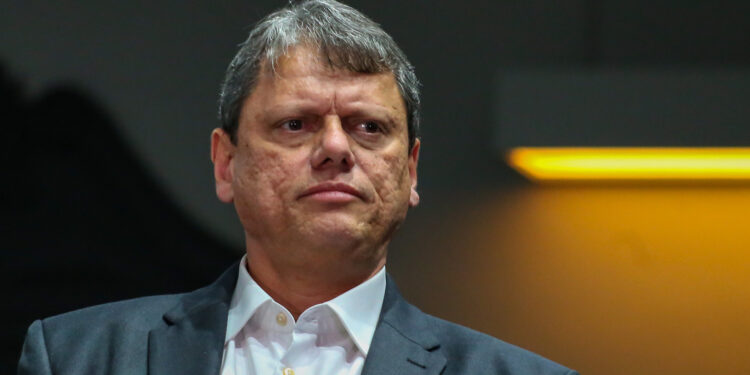 O governado do Estado de São Paulo, Tarcísio de Freitas (Republicanos) durante entrevista coletiva. (Divulgação/ Governo do Estado de São Paulo)