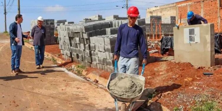 A construção divil é uma área que responde rápido na geração de postos de trabalho e garante moradia. (Divulgação/Prefeitura de Itapetininga).