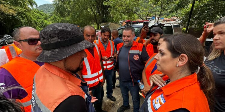 A deputada federal Simone Marquetto seguiu para a Barra do Sahy, principal região atingida. (Divulgação)