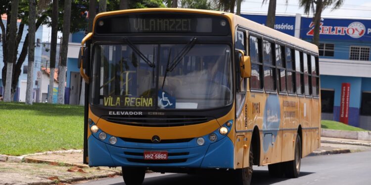 A Viação Nossa Senhora Aparecida deixará o transporte coletivo em junho deste ano. (William Furtado)