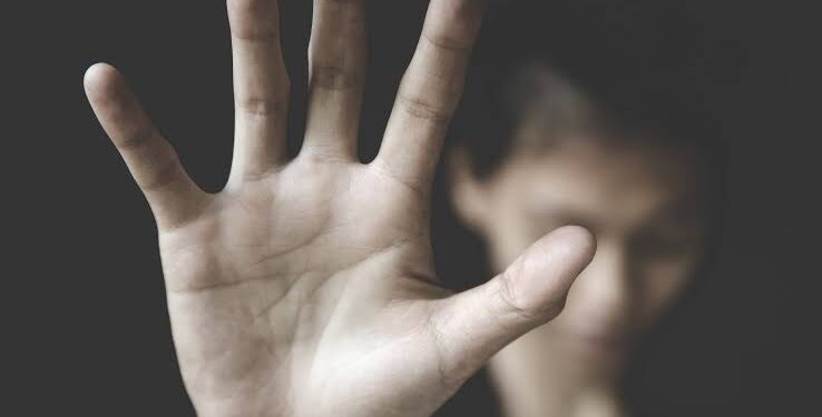 Medida garante às vítimas a chance de retomar a vida longe de seu agressor. (Reprodução/Internet)