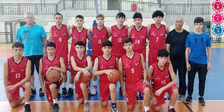 Com a coordenação do técnico Luiz Guilherme "Li" Franco, os atletas João Farpella, Samuel, Caio, Gabriel, João Corrêa, Nelson, Lucas, Victor, Léo, Vinicius, João Pedro e Pedro Rosa. (Prefeitura de Itapetininga)