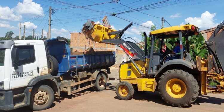 Mutirão contra a Dengue retira quase 100 toneladas de materiais e visita 1.305 imóveis na Vila Nastri I