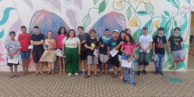 O Comunidades Criativas é uma iniciativa cultural com interface educacional que utiliza o grafite como meio de expressão. (Flamingo Comunicação)