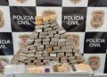 Homem foi surpreendido em sua casa com 87 tijolos de maconha, certa quantia em dinheiro, balança de precisão, além embalagens vazias.(Divulgação)