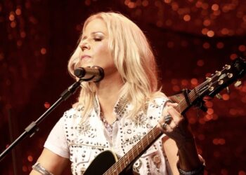 O show da Paula Toller faz parte da turnê "Amorosa", que estreou em São Paulo em agosto de 2022 e vem percorrendo o país. (Divulgação/Facebook)