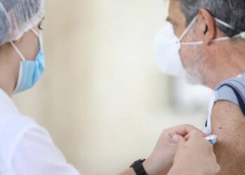 Segundo o ministério, a imunização completa é fundamental para manter a memória imunológica contra a covid-19. (Divulgação)