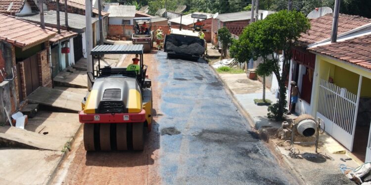 As ruas dos Distrito do Rechã passam por obras de pavimentação. (Prefeitura de Itapetininga)