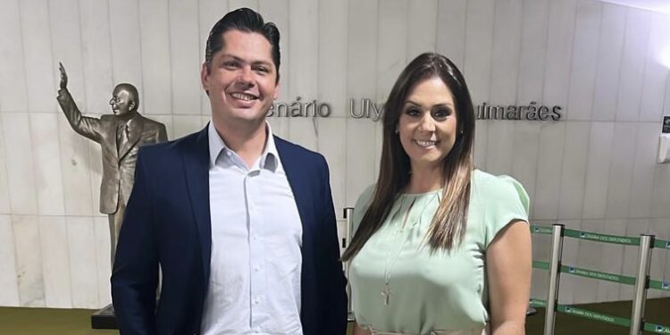 O prefeito Jeferson Brun e a deputada federal Simone Marquetto (Divulgação).