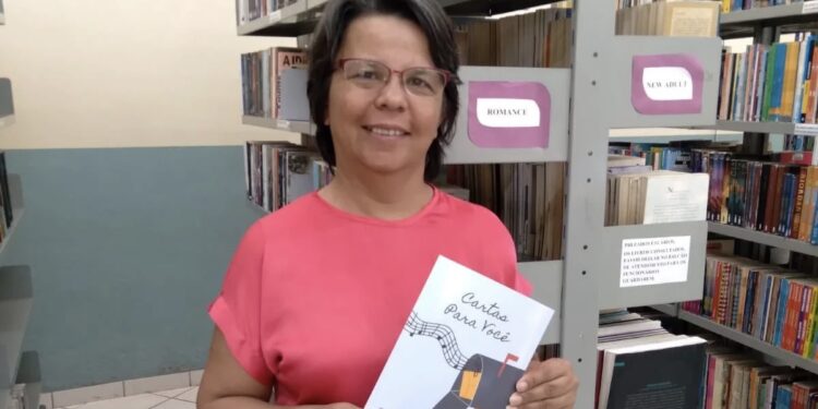 A escritora Neia Silva, moradora de Itapetininga, e autora da obra “Cartas para Você”. (Divulgação)