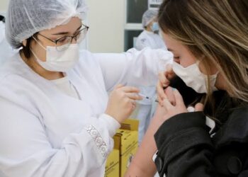 A vacinação contra qualquer doença faz parte da medicina preventiva, que se tornou ainda mais importante com a pandemia de Covid-19. (Agência Brasil)