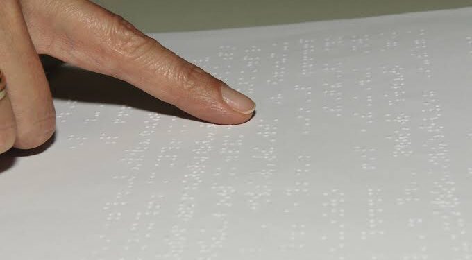 Braile ou braille é um sistema de escrita tátil utilizado por pessoas cegas ou com baixa visão. (Divulgação)
