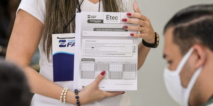 Interessados em solicitar isenção e/ou redução de 50% da taxa de inscrição devem fazer o pedido entre 3 e 11 de abril. (Divulgação/ Governo Estado de São Paulo)