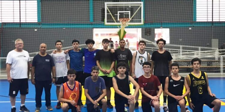 Os atletas que compõem a equipe foram destaque em 2022 quando conquistaram o vice-Campeonato na categoria sub-14. (Divulgação)