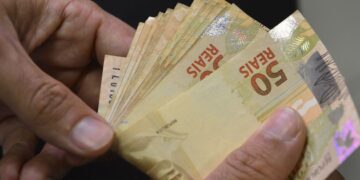 Queda na taxa beneficiará 8 milhões de pessoas com empréstimos. (Marcello Casal Jr/Agência Brasil)