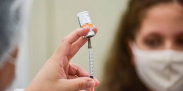 A vacinação é a forma mais eficaz de frear a contaminação e o surgimento de novas variantes do coronavírus. (Divulgação)