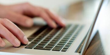 Um dos objetivos da ação é formar mão de obra especializada em áreas em que há déficit de profissionais, como no caso de TI, por exemplo. (Divulgação)