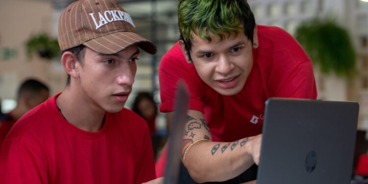 Cerca de 100 alunos participaram do workshop que trouxe um panorama do mercado de trabalho para desenvolvimento de jogos. (GameMaker/ Douglas Schinatto)