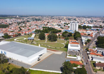 O Horto Religioso e a loja Havan na Vila Aparecida em Itapetininga. (Arquivo/Cidade Itspetininga)