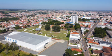 O Horto Religioso e a loja Havan na Vila Aparecida em Itapetininga. (Arquivo/Cidade Itspetininga)