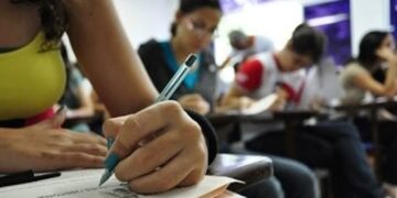 Criado em 1998, o Exame Nacional do Ensino Médio (Enem) tem o objetivo de avaliar o desempenho do estudante ao fim da escolaridade básica. (Agência Brasil)