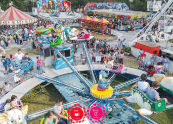 Alunos da rede municipal se divertiram nos brinquedos do Parque de Diversões da ExpoAgro. (Divulgação)