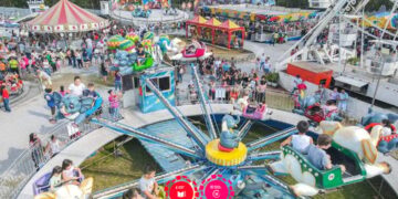 Alunos da rede municipal se divertiram nos brinquedos do Parque de Diversões da ExpoAgro. (Divulgação)
