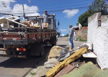 O Mutirão realizou seis viagens de caminhões com materiais. (Divulgação/ Prefeitura de Itapetininga)