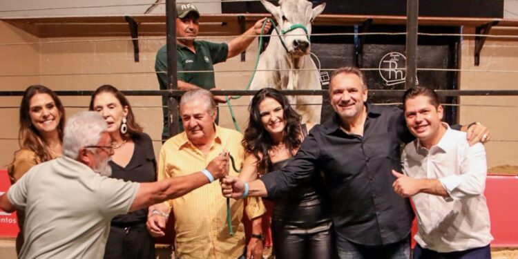 O evento foi realizado nesta quinta-feira, dia 13, no Recinto Acácio de Moraes Terra, na abertura oficial da 50ª Expoagro de Itapetininga. (Divulgação/ Prefeitura de Itapetininga)